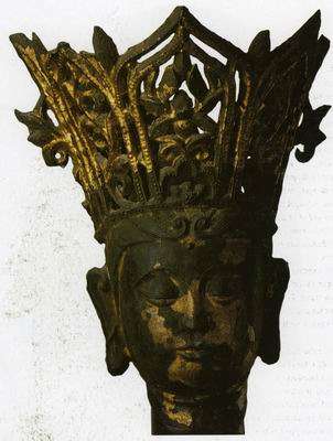 Head of a crowned bodhisattva